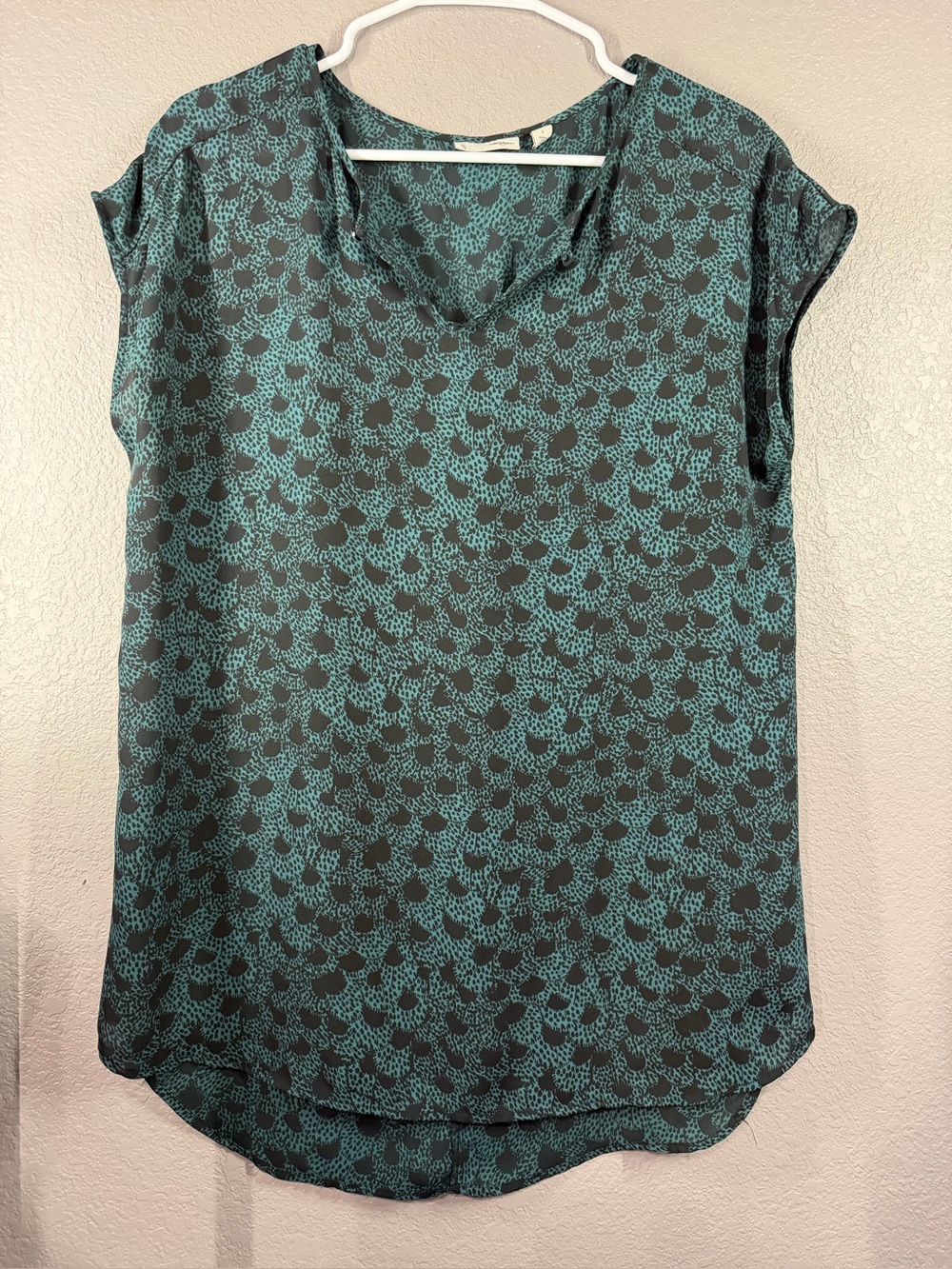 Halogen Teal and Black Cap-Sleeve V-Neck Blouse